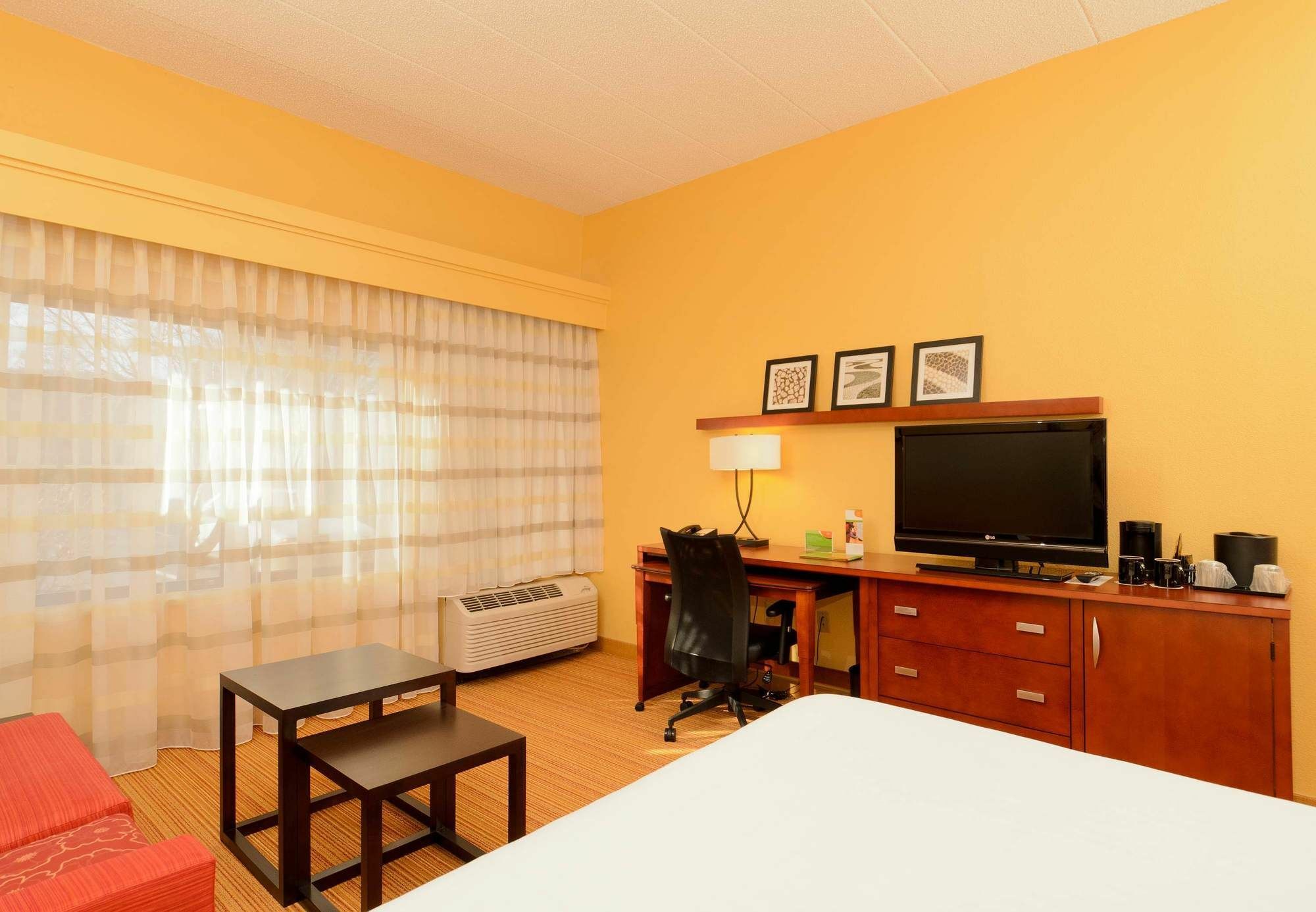 Courtyard By Marriott Hagerstown Hotel Exterior photo